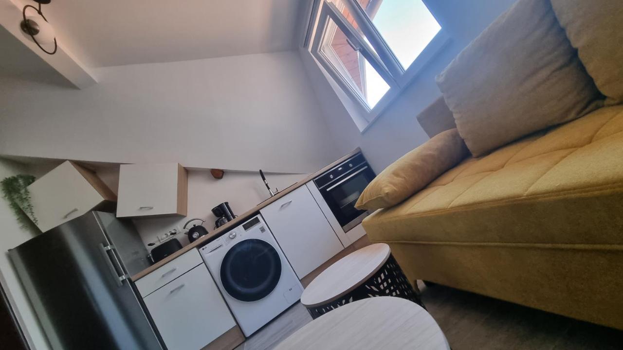 Апартаменти Steep-Climb Attic Studio W Floor Heating, Two Beds & 55" Tv Загреб Екстер'єр фото